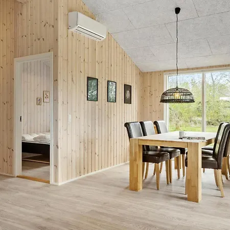 בית נופש 4 Bedroom In