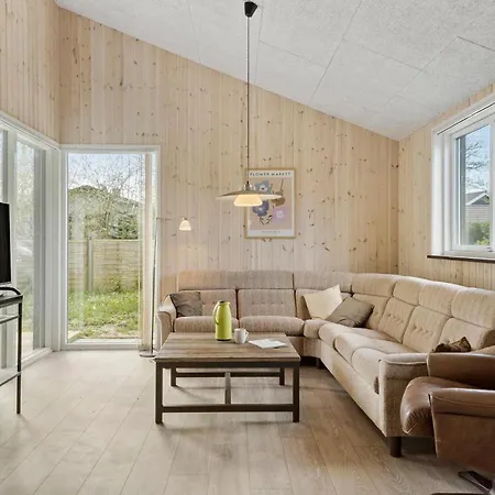 4 Bedroom In בית נופש