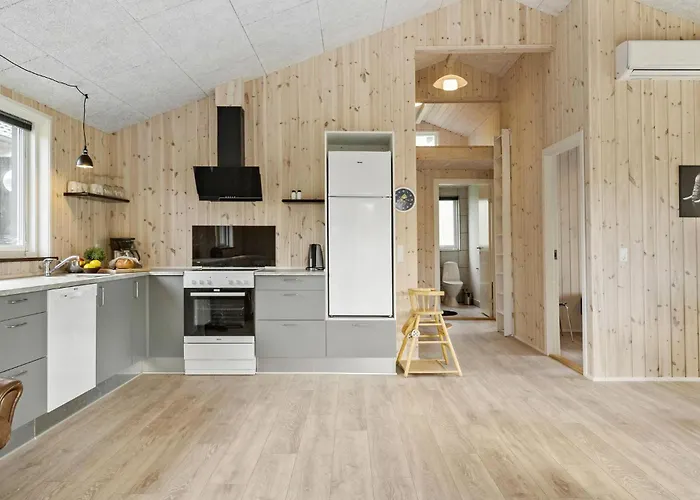 4 Bedroom In *